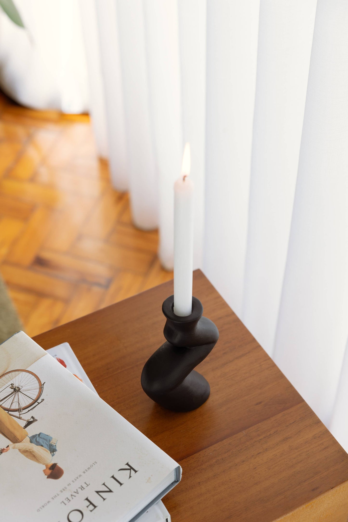 Candelabro de cerámica: Negro